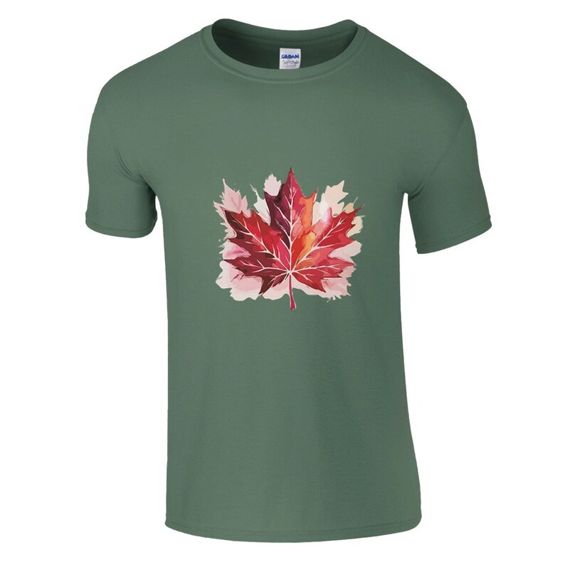 メープルリーフシャツ、カナダデーTシャツ、カナダ人へのギフト、カナダシャツ、カナダTシャツ、ユニセックスTシャツ、レディースTシャツ Military Green