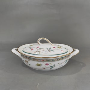 Handcrafted Ceramic Jar – Elegant Storage Solution Unique Glazed Ceramic Jar – Perfect for Kitchen or Home Décor