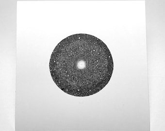 以下が含まれることがあります： 中央に明るい白い星を持つ銀河の白黒の図面です。