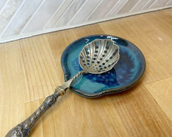 Ceramic spoon rest in Emerald Green