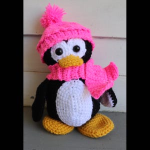 Hand-Crocheted Penguin Plushie: Pink Hat & Scarf Amigurumi