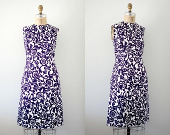 Vintage 60s 1960s Art Nouveau Navy and White Floral Print Cotton Shift Dress