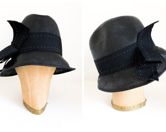 Vintage 60s 1960s Black Straw Cloche Hat with Topstitched Grosgrain Bow