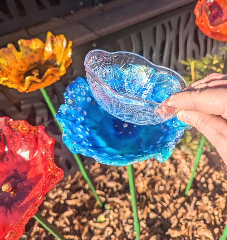 Handmade Resin Flower Bird Feeder Bee Watering Station Garden Decoration Outdoor Seed Holder immagine 9