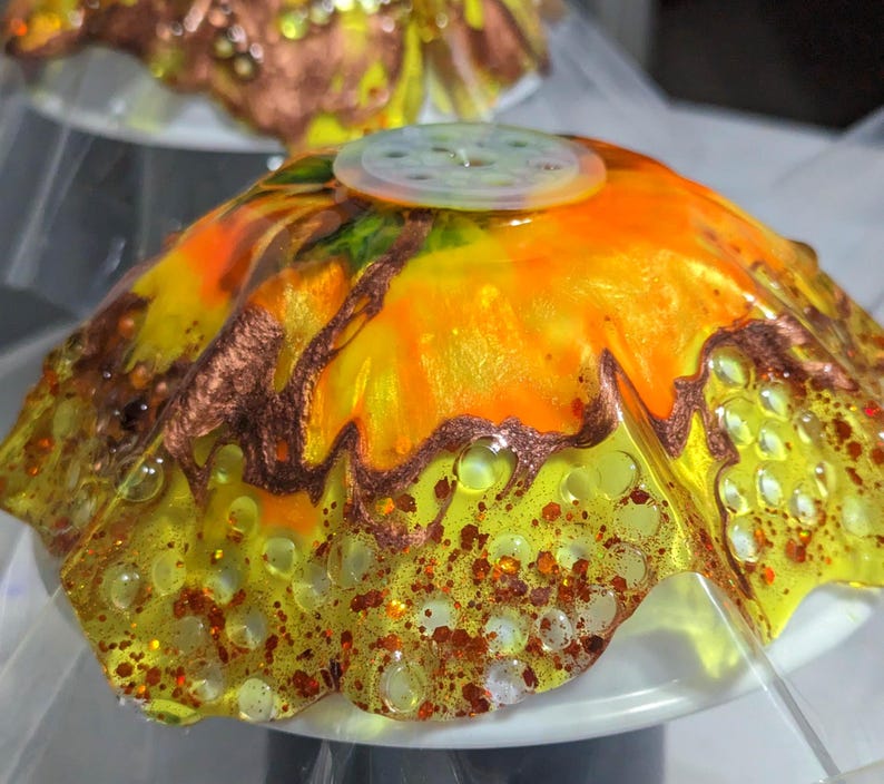 Handmade Resin Flower Bird Feeder Bee Watering Station Garden Decoration Outdoor Seed Holder immagine 15