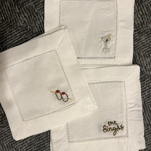 Handgeborduurde custom katoenen cocktailservetten - set van 4 stuks natuurlijke vezels