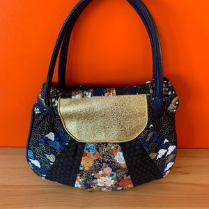 Deux sacs en simili cuir et tissus japonais