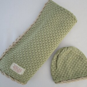 Bamboo Baby Blanket & Hat Willow pale green image 3