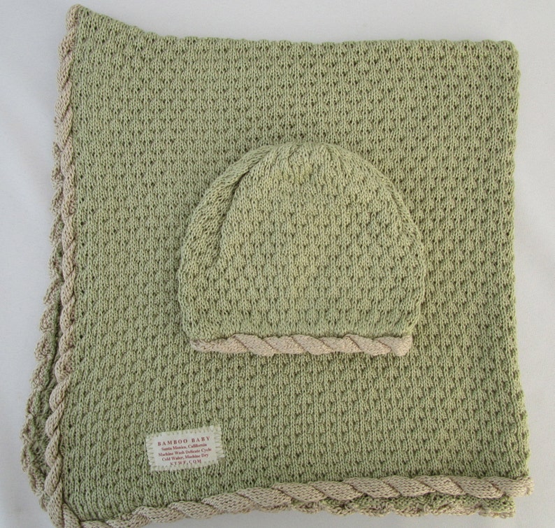 Bamboo Baby Blanket & Hat Willow pale green image 5