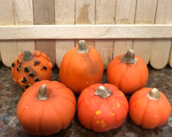 6 Miniature Pumpkins 1:12 Scale