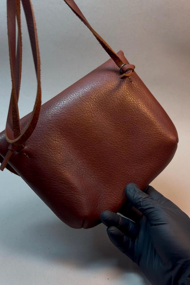 Bag pattern – PDF template with instructions. Design a unique accessory yourself! The step-by-step guide makes it simple and fun. Perfect for everyday use or as a handmade gift to showcase your personal touch and creativity.