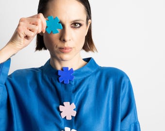 Polymer Clay Button Styling Clip – Handmade Minimal Flower Garment Detail, MYCLIPÉ SOLO