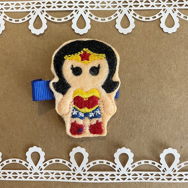 Super hero woman Embroidered Felt Hair Clippie