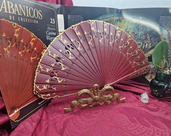 Abanico de Coleccion Cosima Wagner, Planeta DeAgostini Nº 23, Abanico Madera Calada Rojo y Dorado