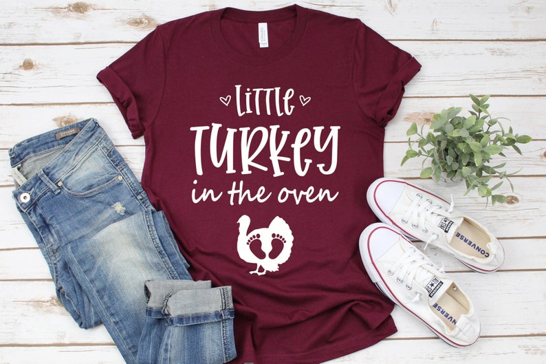Thanksgiving Pregnancy Announcement Shirt, Little Turkey In The Oven Shirt, Mom to Be Fall Thanksgiving Baby Reveal, fall baby bild 1