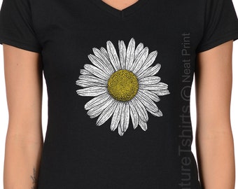 Plus Size - Daisy T Shirt - Graphic Tees - Flower Daisies Retro