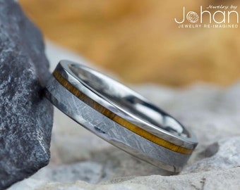 Meteorite & Wood Men's Wedding Band, Gibeon Meteorite Ring for Him, Titanium Meteorite Ring for Groom