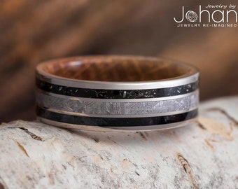 Meteorite & Whiskey Barrel Oak Wood Men's Wedding Band, Unique Ring for Groom