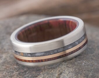 Memorial Ring with Ashes and Cocobolo Wood