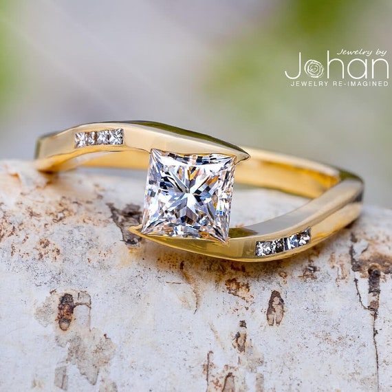Olathe 10K Rose Gold Tension-Set Canadian Diamond Engagement Ring -  Bijouterie Langlois