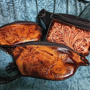 Vatertagsgeschenk, Hand punziert Leder Fanny Pack, Sheridan Style, Gürteltasche mit breitem austauschbarem Riemen, Crossbody Bag, Schulter Gürteltasche