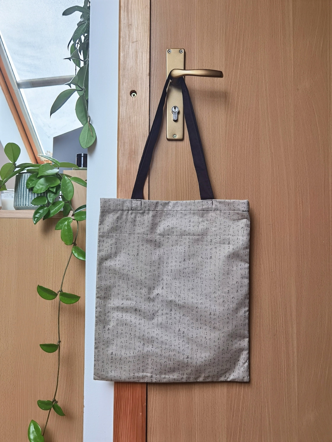 Heron Japanese Pattern Print Leather Tote Bag main image 0