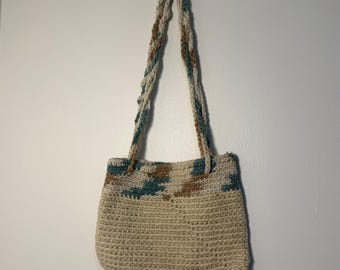 Bolso de hombro vintage hecho a mano de ganchillo, color crema, verde azulado, estilo azteca, estilo bohemio y cottagecore.
