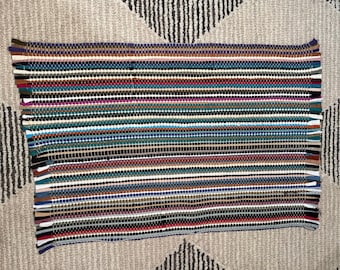 Alfombra vintage de algodón Chindi tejida a mano, multicolor a rayas, 19x29,5 cm, estilo bohemio de tejido plano.