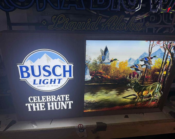 Ultra-rare Light hunting LED sign – perfect for bar, lodge, or man cave