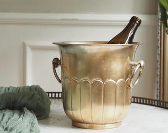 Antiker Champagnerkühler Metall versilbert abgetragen Eisgefäß mit Ringgriffen Vintage Bar Dekor Objekt