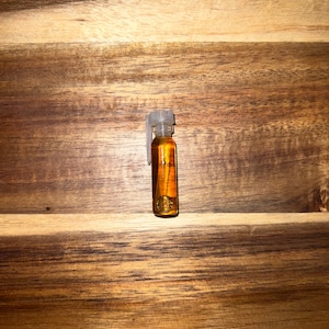 Nisa Oud - 1ml Vial