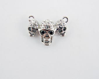 Double Link Silver-tone Three Skulls Pendant with Rhinestones