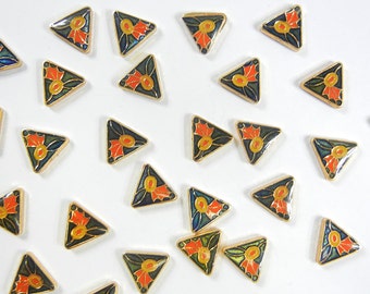 27 Vintage Floral Triangle Flatbacks