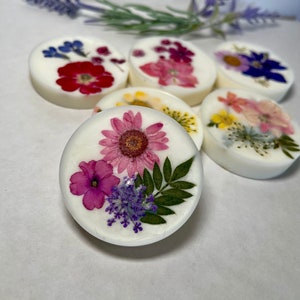 Wildflower Soy Wax Melt, Essential Oil Blend, Soy Wax Melt with Flowers, Home Decor, Home Fragrance, Unique, Handmade, Gifts