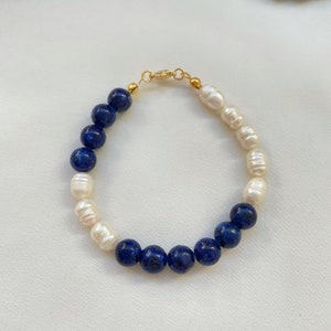 Pulseira de Lápis-Lazúli e Pérola de Água Doce - Banhada a Ouro 18K