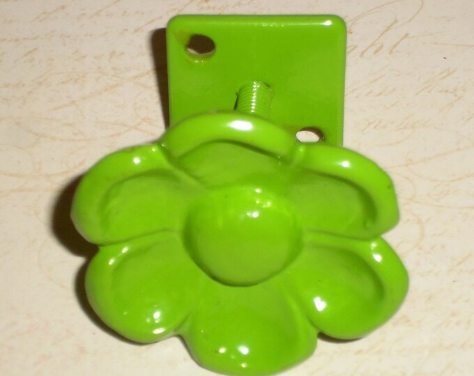 Cast Iron Lime Green Daisy Flower Wall Hook Hanger or Curtain Etsy