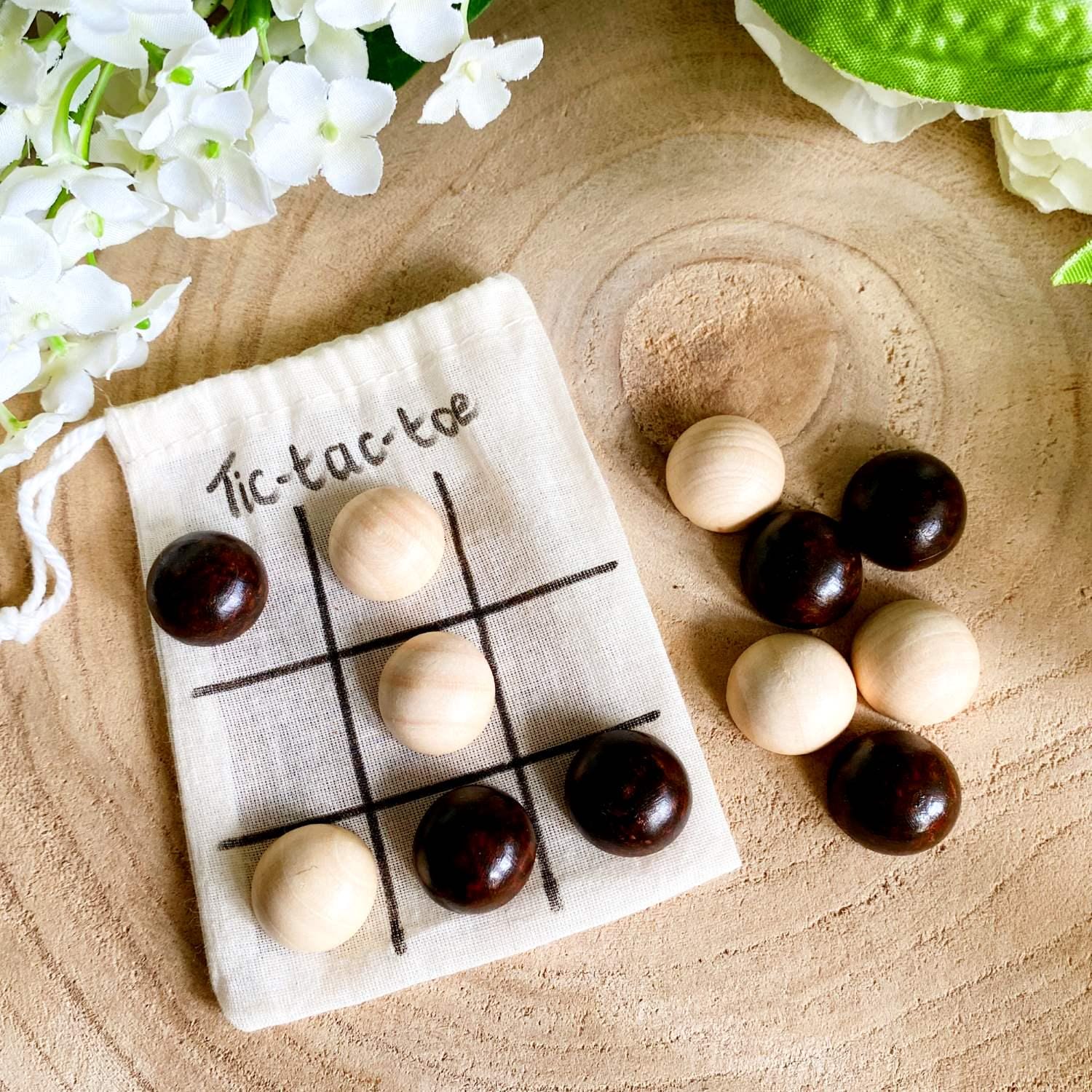 Deco 79 Modern Wood Tic Tac Toe Game Set - Black & White Acrylic Pieces, 12" X 12" Coffee Table Decor