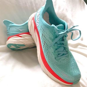 Zapatillas de running HOKA One One Clifton 8 para mujer, color azul coral, talla 8.5B