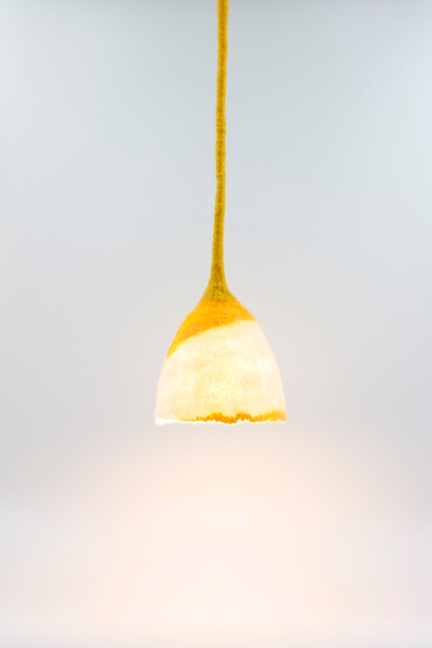 フェルトウールペンダントランプ：スイッチ付き子供部屋のベッドサイド照明 - Etsy 日本