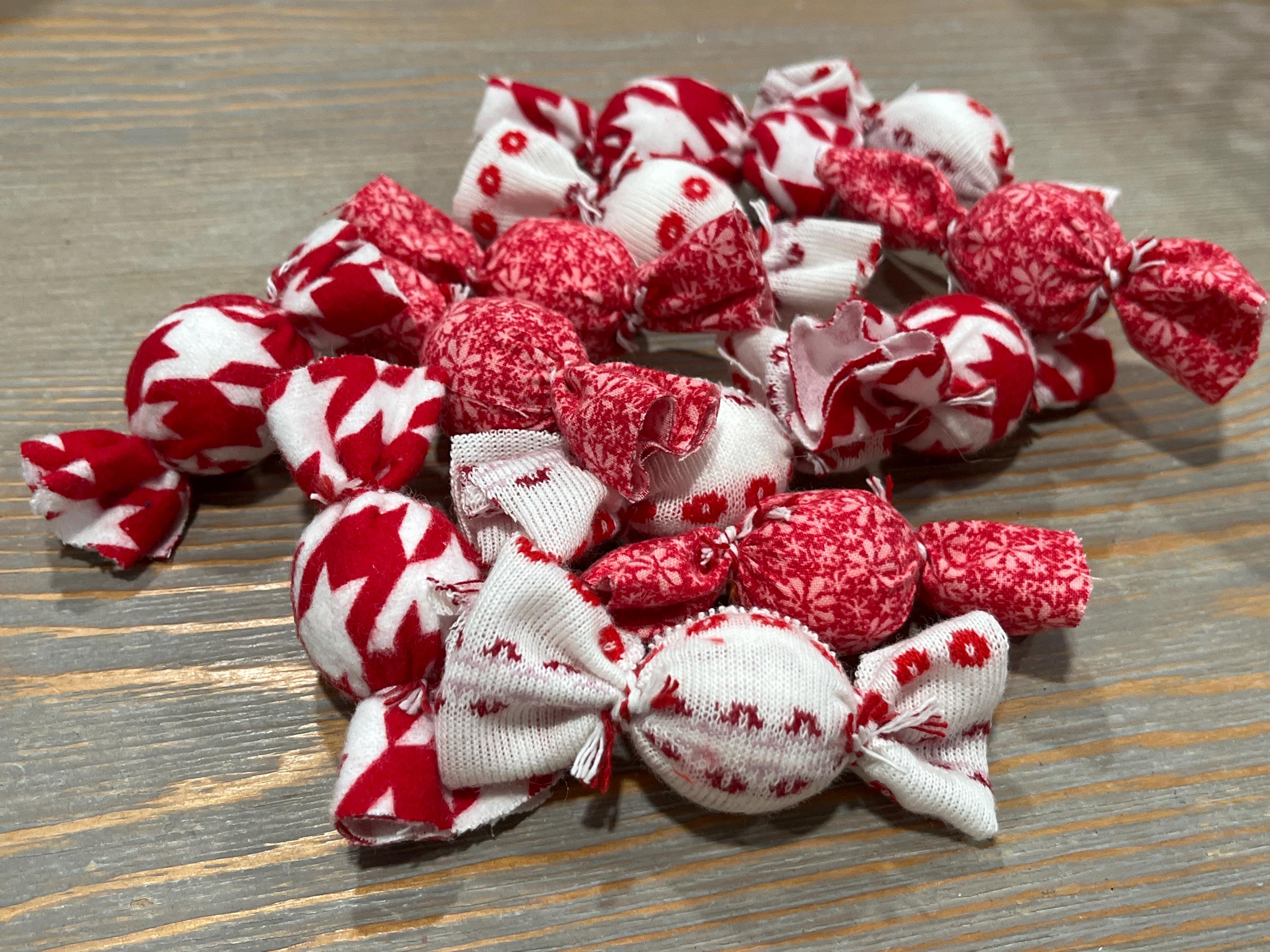 Fabric Candy Gumballs, Bonbon, Set of 8, Winter Tiered Tray, Winter — free download