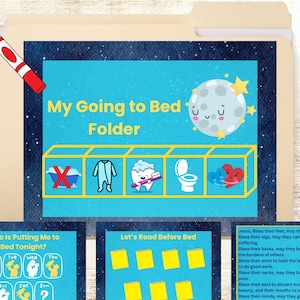 Puede incluir: Una carpeta de color beige claro con una inserción azul etiquetada como "My Going to Bed Folder". La carpeta presenta ilustraciones de actividades a la hora de acostarse y una luna sonriente. Un marcador rojo y blanco está sujeto a la carpeta. Las inserciones adicionales incluyen texto e ilustraciones.