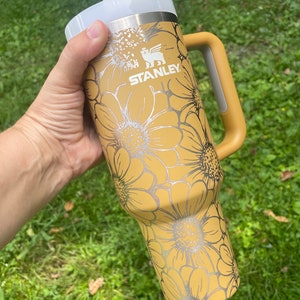 Stanley Engraved Engraved 40oz Tumbler Stanley H2.0 Quencher Daisy Tumbler Floral Tumbler Cream Tumbler 23 colors available image 3