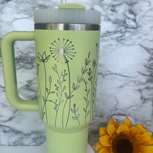 Stanley graviert | Gravierter 40oz Becher | Stanley H2.0 Quencher | Wildblumen Becher | Floraler Becher