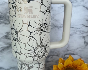 Stanley Engraved | Engraved 40oz Tumbler | Stanley H2.0 Quencher | Daisy Tumbler | Floral Tumbler | Cream Tumbler 23 colors available