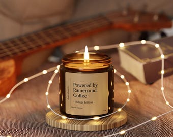 Desarrollado por Ramen y Café - Edición Universitaria / Vela de Cera de Soja / Regalo Perfecto para la Universidad, Amigos, Novio, Novia, Graduación