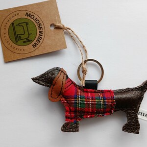 Handmade Leather brown Dachshund Keyring: Tartan Coat Sausage Dog Keychain image 3