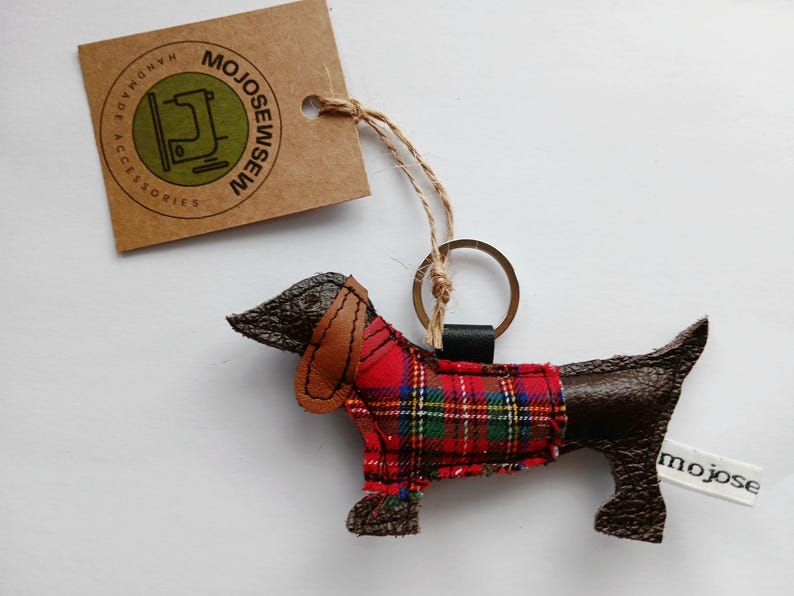 Handmade Leather brown Dachshund Keyring: Tartan Coat Sausage Dog Keychain image 3