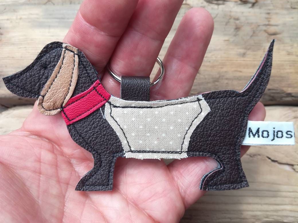 sausage dog keyring