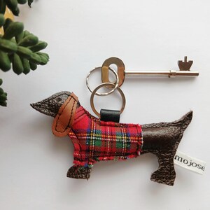 Handmade Leather brown Dachshund Keyring: Tartan Coat Sausage Dog Keychain image 1