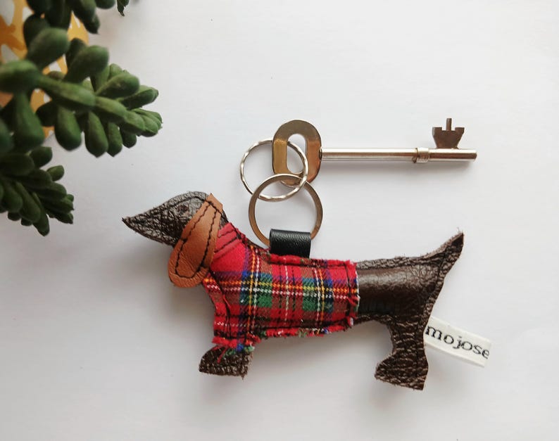 Handmade Leather brown Dachshund Keyring: Tartan Coat Sausage Dog Keychain image 1